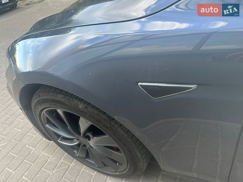 Ліфтбек Tesla Model S 2014 в Києві