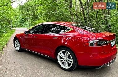 Ліфтбек Tesla Model S 2014 в Києві
