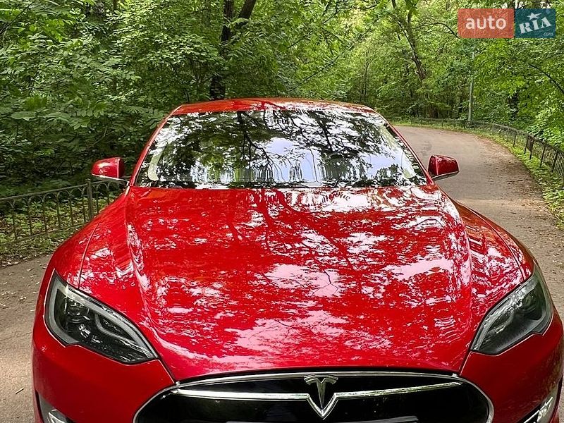 Ліфтбек Tesla Model S 2014 в Києві