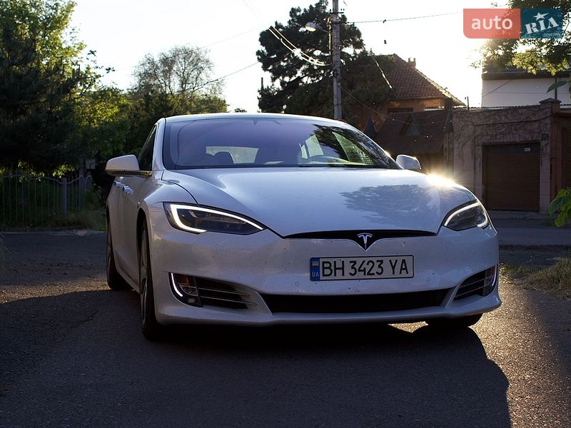 Tesla Model S 2020 Tesla Model S 2020