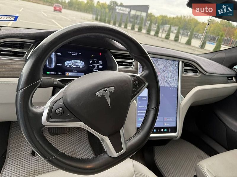 Ліфтбек Tesla Model S 2015 в Вінниці