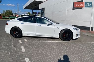 Ліфтбек Tesla Model S 2018 в Вінниці