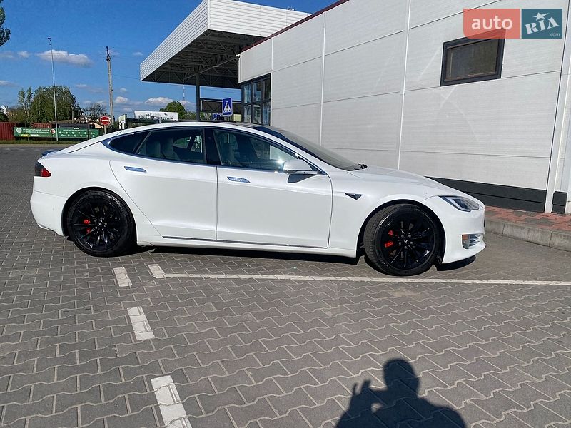 Ліфтбек Tesla Model S 2018 в Вінниці