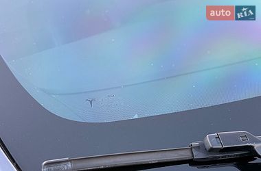 Лифтбек Tesla Model S 2017 в Дубно