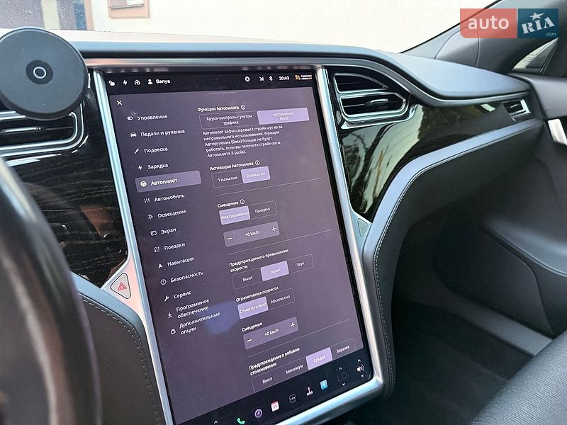 Лифтбек Tesla Model S 2017 в Дубно