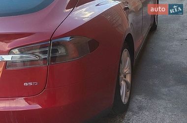 Лифтбек Tesla Model S 2015 в Киеве