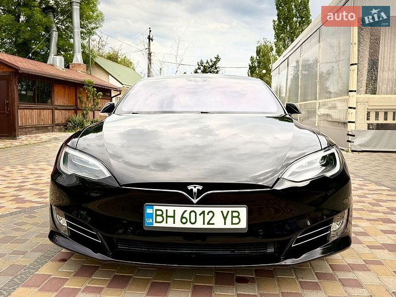 Лифтбек Tesla Model S 2016 в Одессе