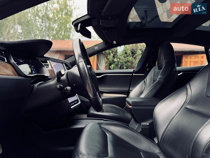 Лифтбек Tesla Model S 2016 в Одессе