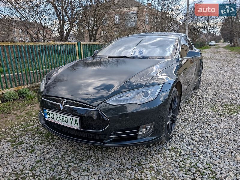 Лифтбек Tesla Model S 2013 в Тернополе фото 26 Лифтбек Tesla Model S 2013 в Тернополе
