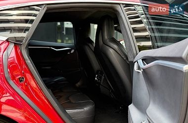 Ліфтбек Tesla Model S 2015 в Києві