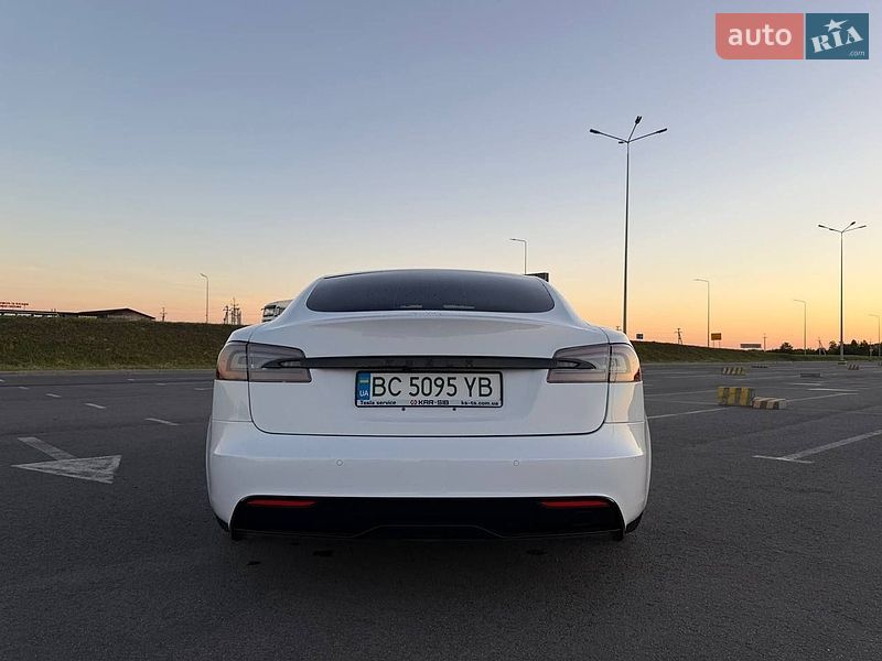 Ліфтбек Tesla Model S 2021 в Львові