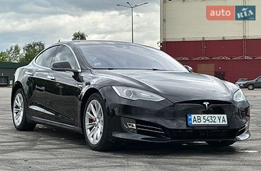 Лифтбек Tesla Model S 2016 в Киеве