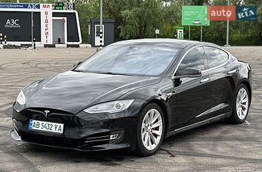 Лифтбек Tesla Model S 2016 в Киеве