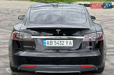 Лифтбек Tesla Model S 2016 в Киеве