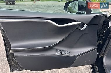 Ліфтбек Tesla Model S 2016 в Києві