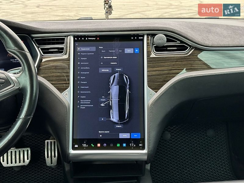 Лифтбек Tesla Model S 2016 в Киеве