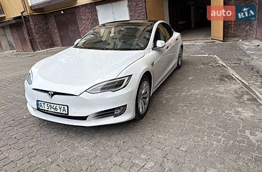 Ліфтбек Tesla Model S 2016 в Івано-Франківську