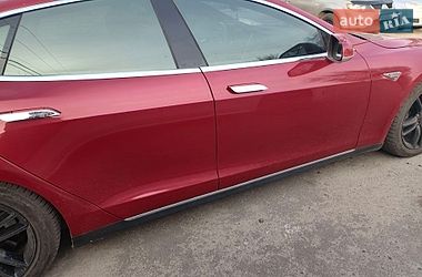 Лифтбек Tesla Model S 2015 в Кривом Роге