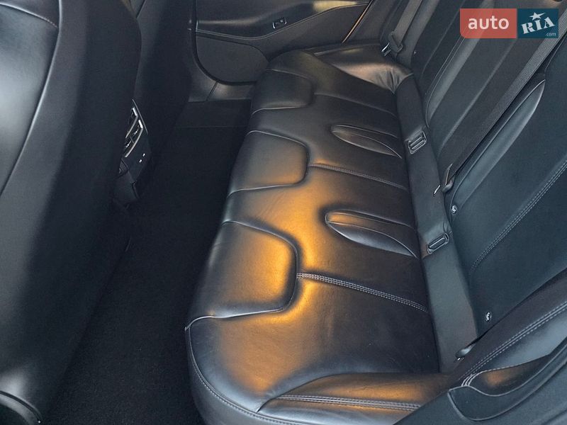 Ліфтбек Tesla Model S 2017 в Києві