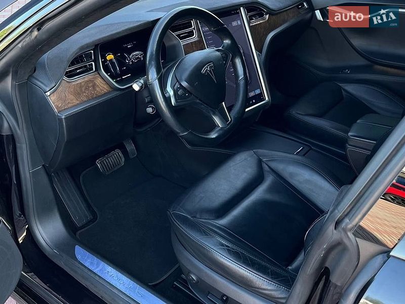 Ліфтбек Tesla Model S 2016 в Запоріжжі фото 9 Ліфтбек Tesla Model S 2016 в Запоріжжі