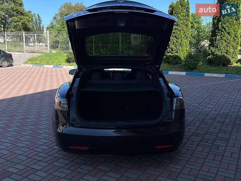 Ліфтбек Tesla Model S 2016 в Запоріжжі фото 20 Ліфтбек Tesla Model S 2016 в Запоріжжі