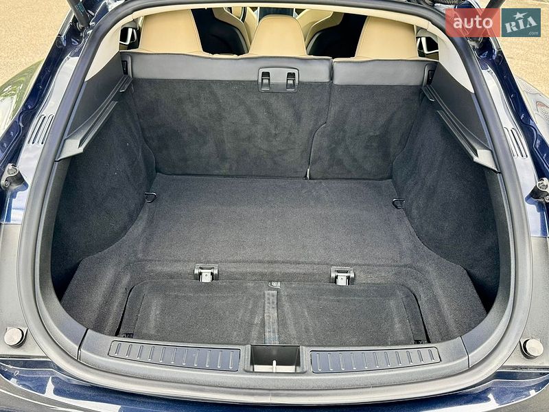 Лифтбек Tesla Model S 2014 в Буче