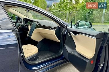 Лифтбек Tesla Model S 2014 в Буче
