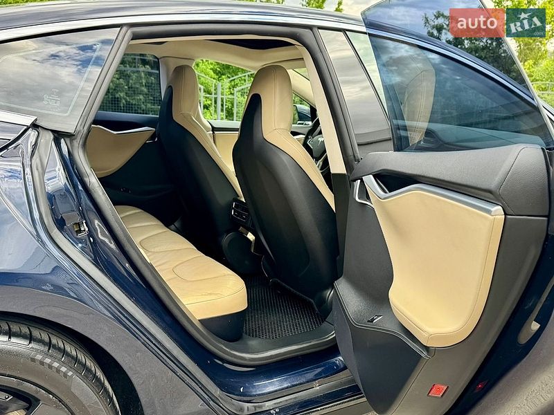 Лифтбек Tesla Model S 2014 в Буче