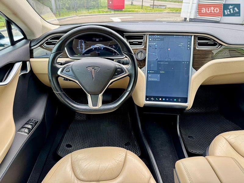 Лифтбек Tesla Model S 2014 в Буче