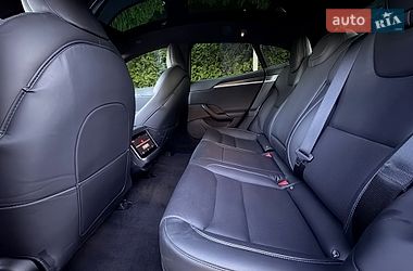 Лифтбек Tesla Model S 2022 в Киеве