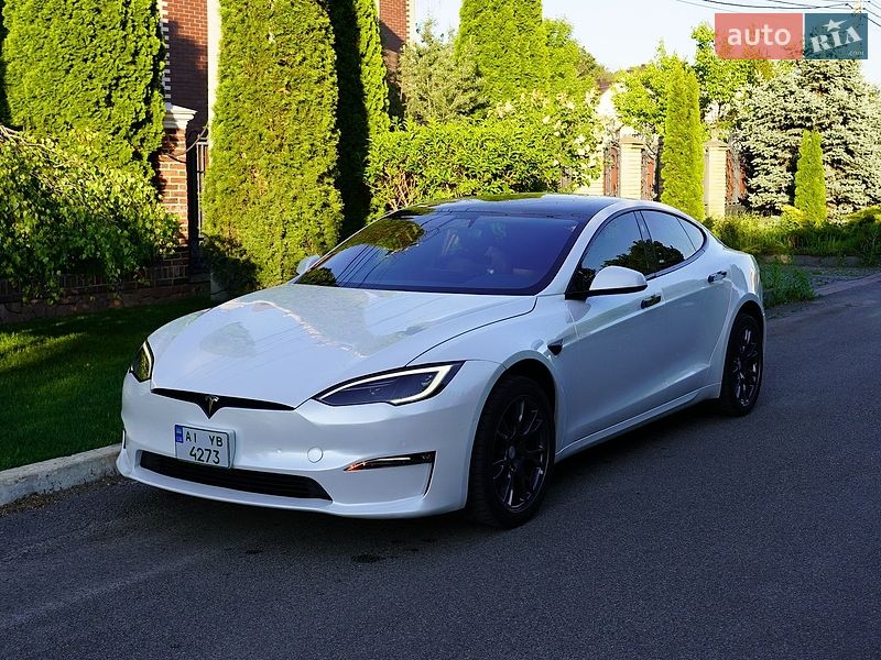 Лифтбек Tesla Model S 2022 в Киеве