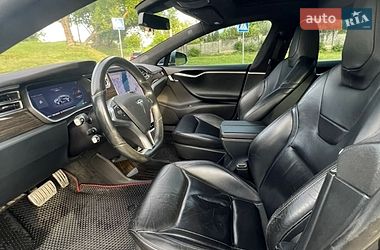 Лифтбек Tesla Model S 2015 в Виннице