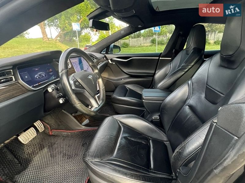 Лифтбек Tesla Model S 2015 в Виннице