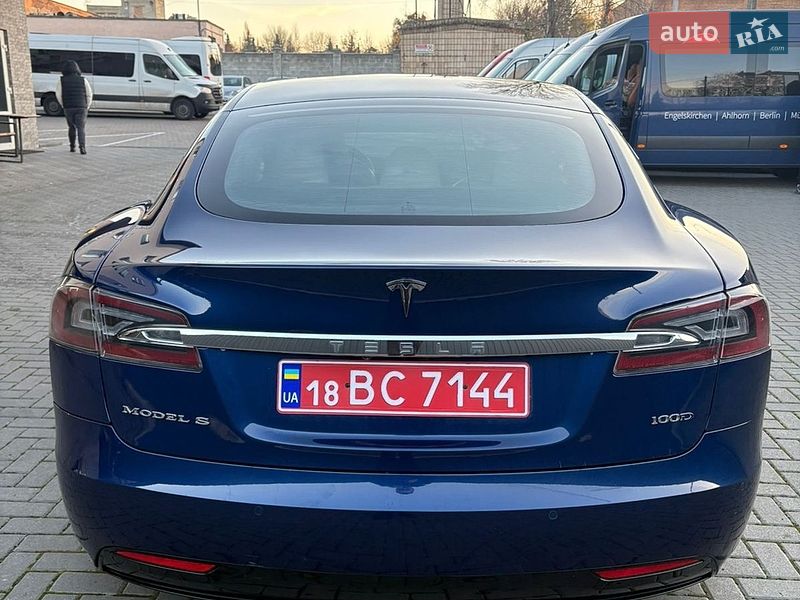 Ліфтбек Tesla Model S 2018 в Рівному