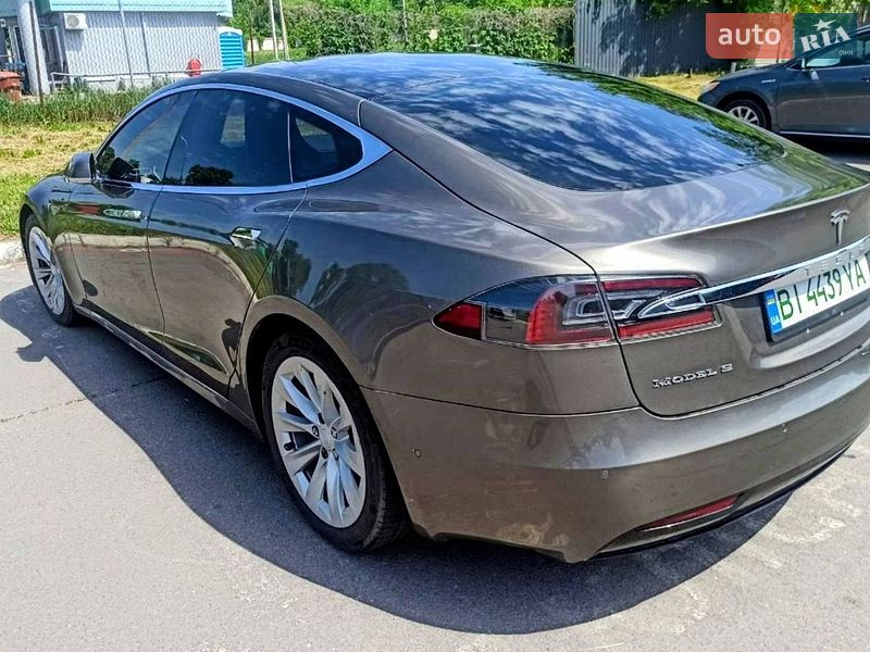 Лифтбек Tesla Model S 2016 в Харькове