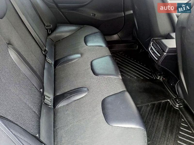 Лифтбек Tesla Model S 2016 в Харькове