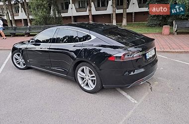 Ліфтбек Tesla Model S 2015 в Вінниці