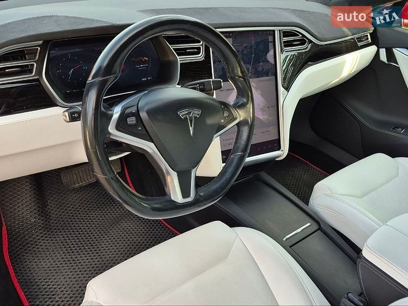 Ліфтбек Tesla Model S 2017 в Києві