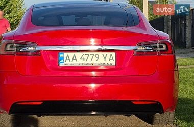 Ліфтбек Tesla Model S 2017 в Києві