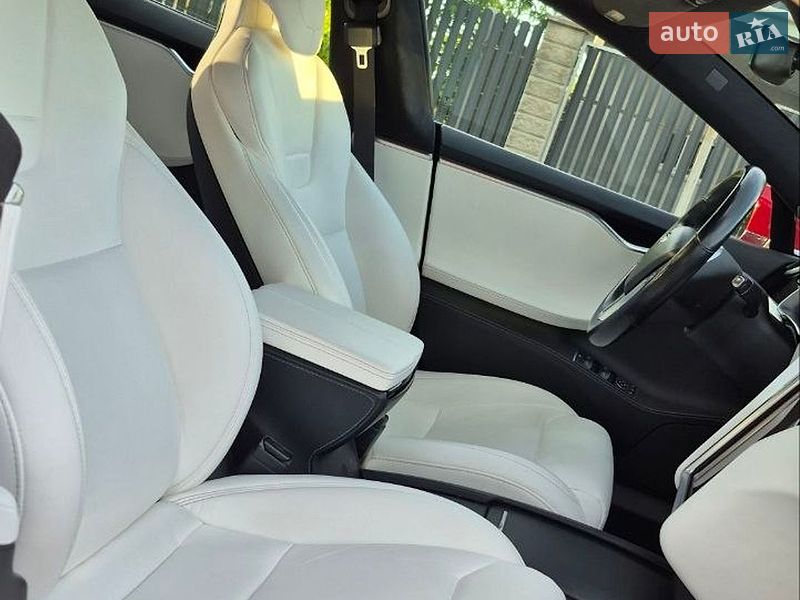 Ліфтбек Tesla Model S 2017 в Києві