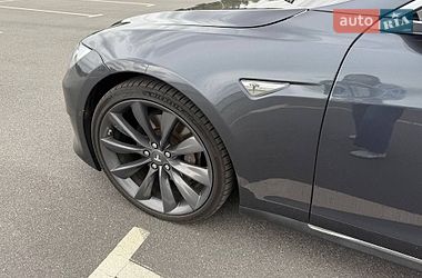 Ліфтбек Tesla Model S 2015 в Вінниці