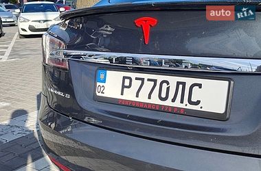 Лифтбек Tesla Model S 2016 в Виннице