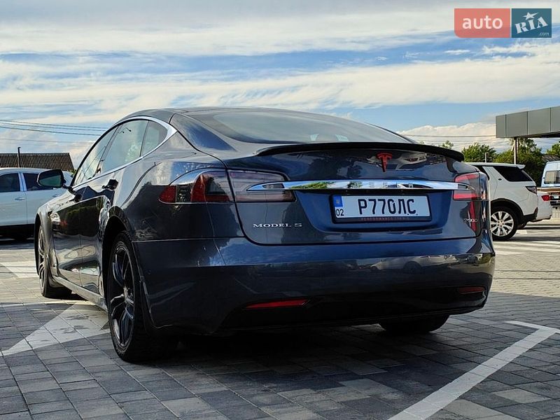 Лифтбек Tesla Model S 2016 в Виннице