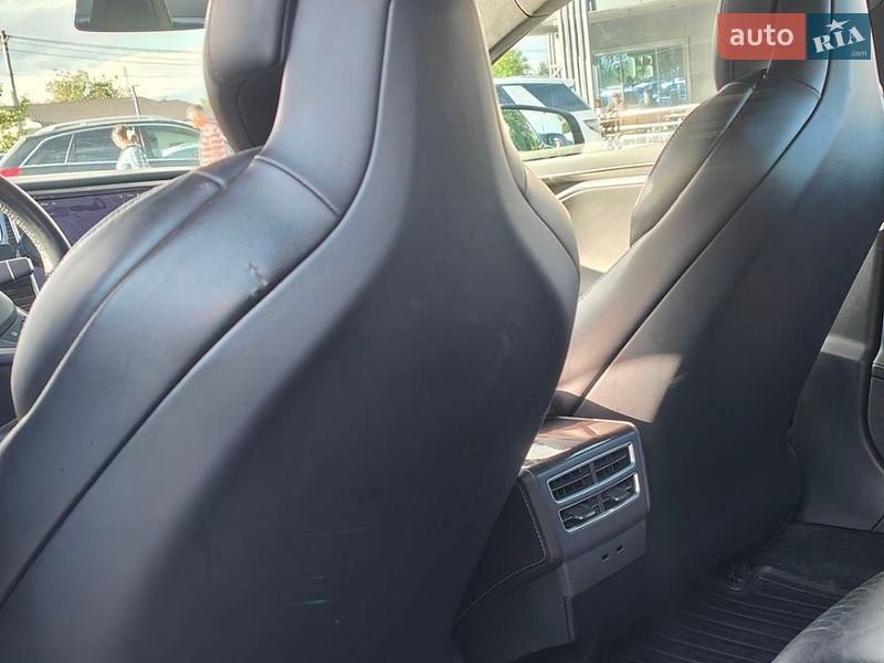 Лифтбек Tesla Model S 2016 в Виннице