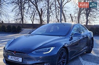 Лифтбек Tesla Model S 2016 в Виннице