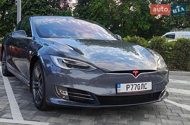 Лифтбек Tesla Model S 2016 в Виннице