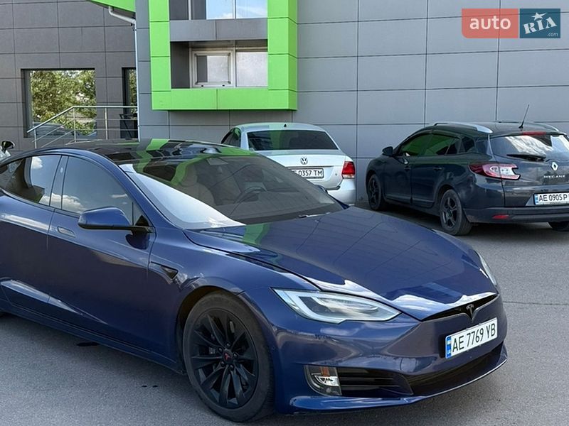 Лифтбек Tesla Model S 2018 в Кривом Роге