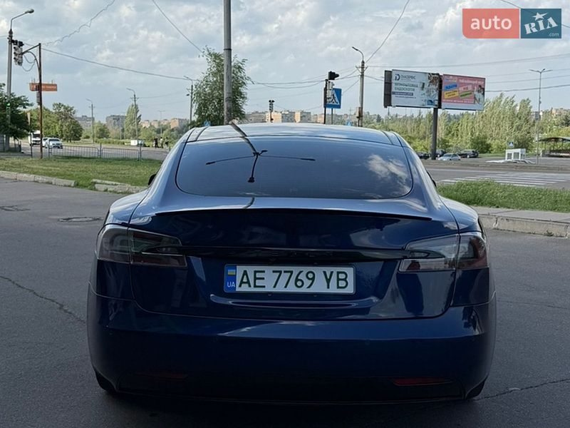 Лифтбек Tesla Model S 2018 в Кривом Роге