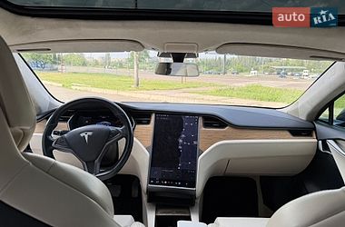 Лифтбек Tesla Model S 2018 в Кривом Роге
