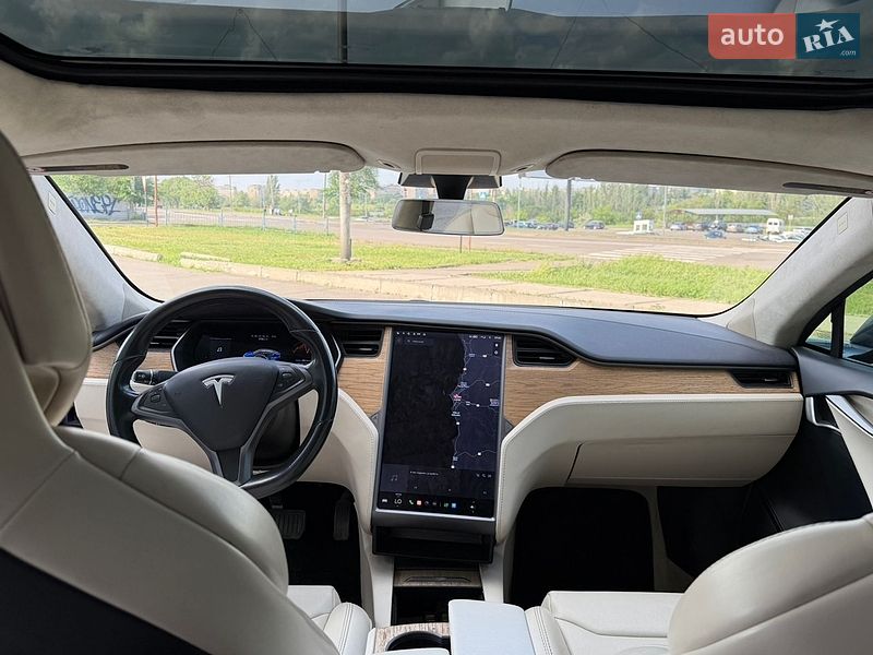 Лифтбек Tesla Model S 2018 в Кривом Роге